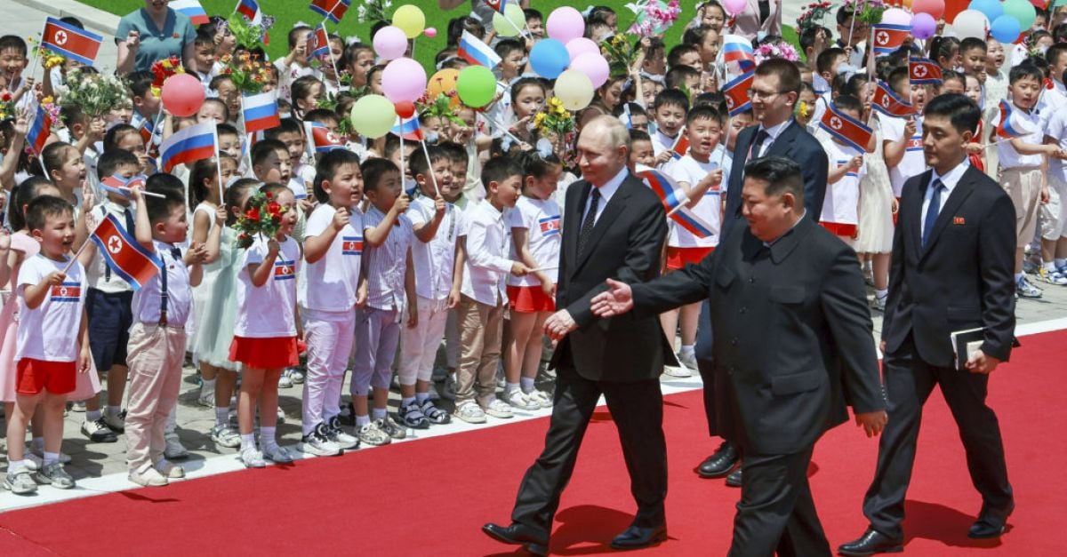 Севернокорейският лидер обеща пълна подкрепа за Русия в Украйна на фона на посещението на Путин