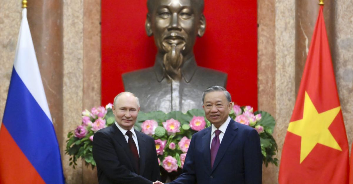 Путин подписа споразумения с Виетнам в опит да укрепи връзките в Азия