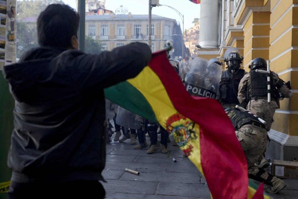 Military flees Bolivia government palace after coup attempt fails
