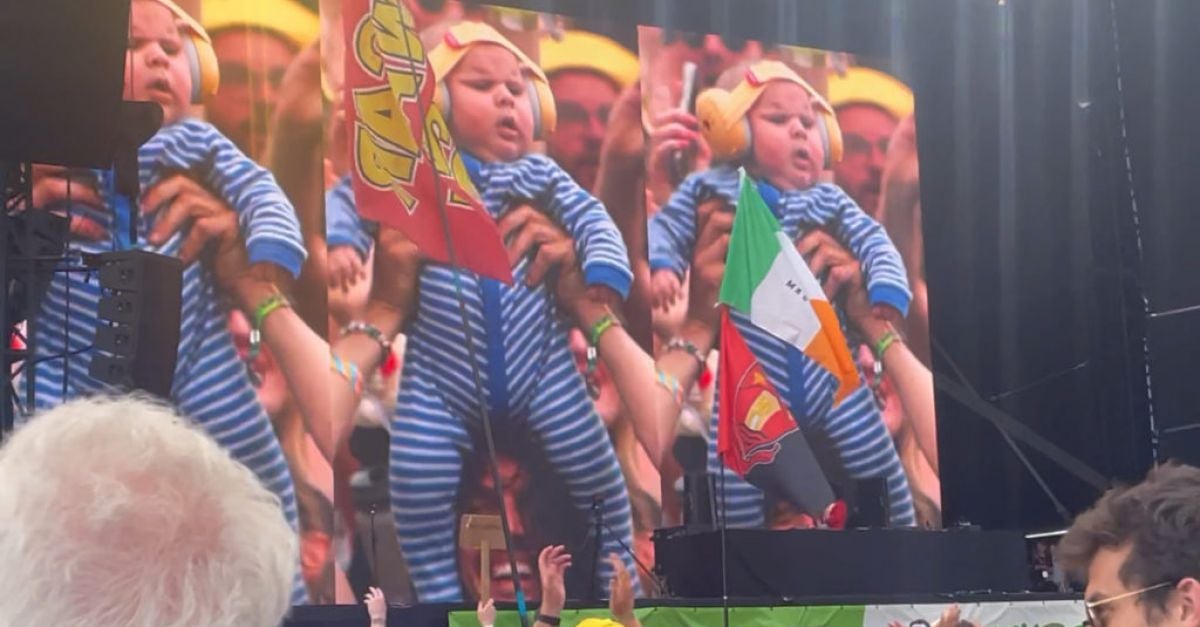 ‘Oh my god, this baby’: 10-week-old steals show at Annie Mac’s Glastonbury set | BreakingNews.ie