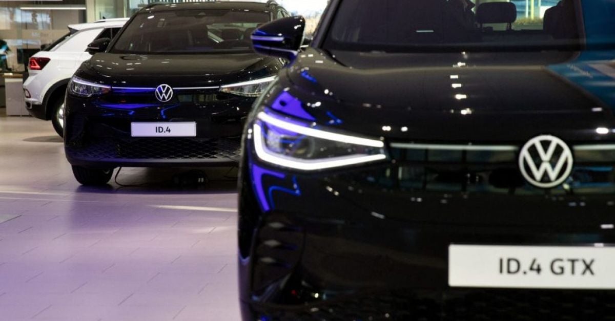 Продажбите на нови електрически автомобили са намалели с 25% през първата половина на годината