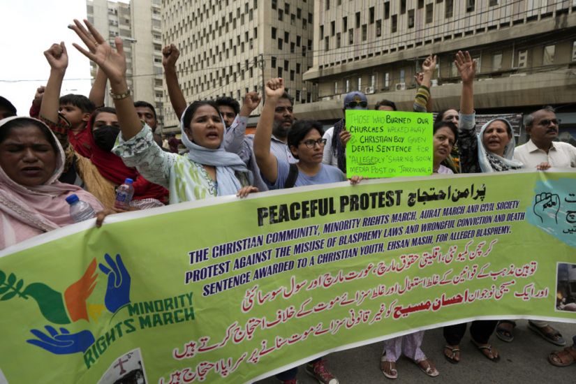 Dozens Rally In Pakistan After Christian Man Sentenced To Death For Blasphemy