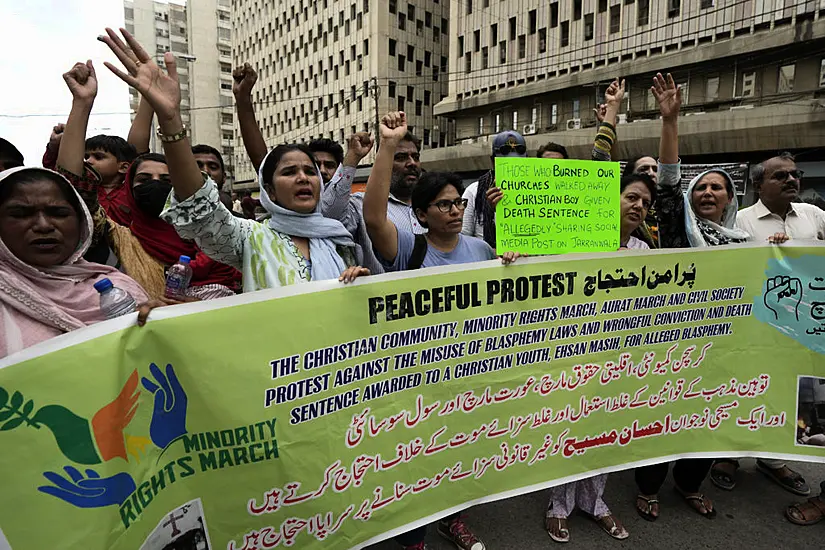 Dozens Rally In Pakistan After Christian Man Sentenced To Death For Blasphemy