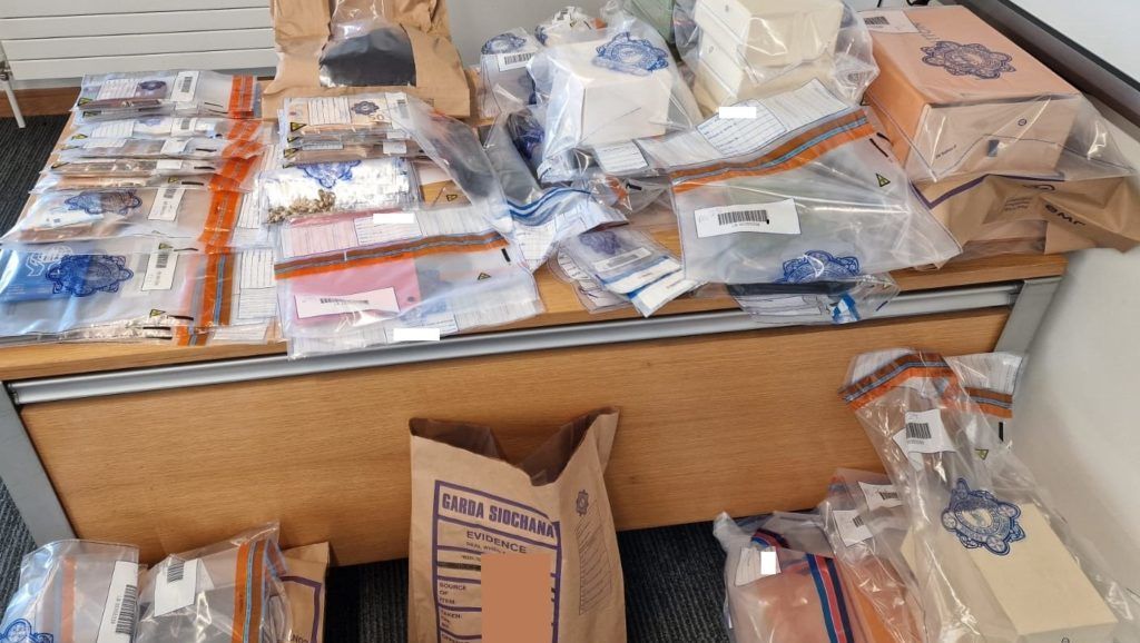 Gardaí seize €75,000 in cash and three vehicles in organised crime operation