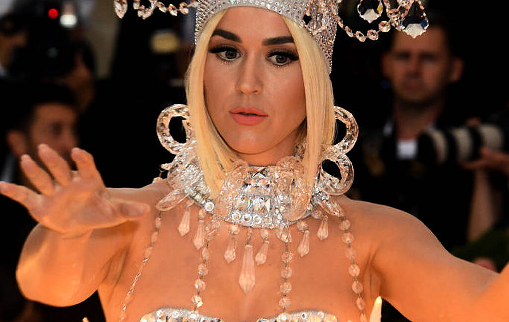 Katy Perry announces new album 143