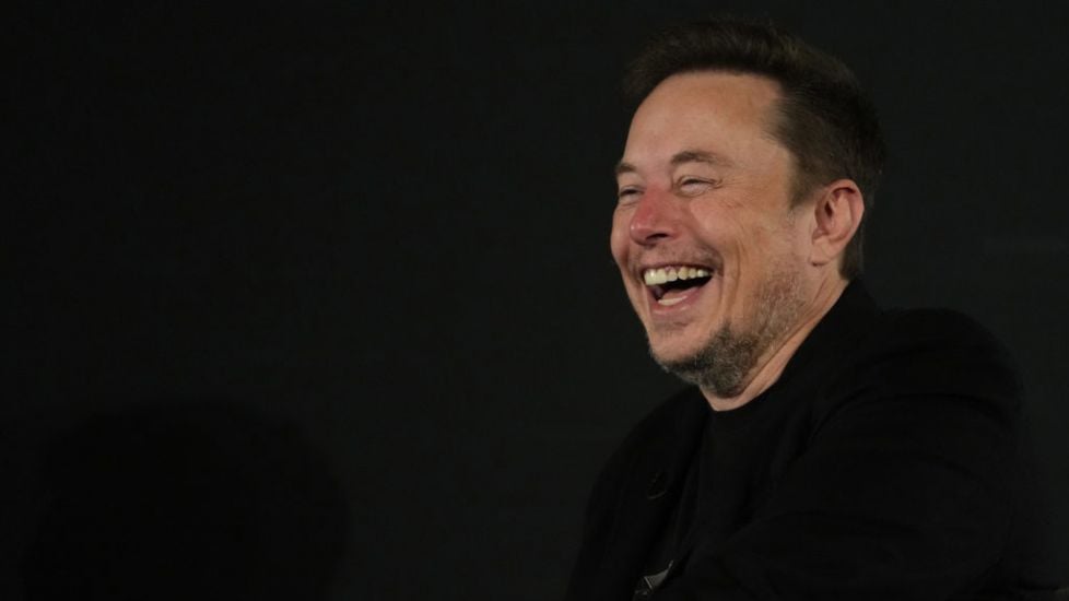 Elon Musk: Tesla Will Begin Using Humanoid Robots Next Year