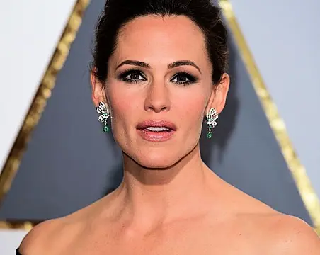 Jennifer Garner Gets Stuck In Lift For Over An Hour At First Comic Con