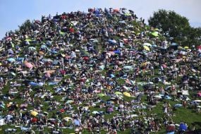 Fans Swarm Hill In Germany To Watch Taylor Swift Concert For Free