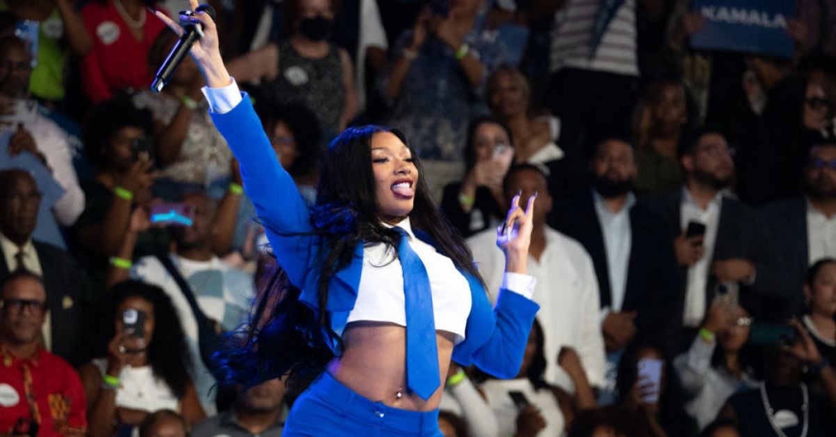 Megan Thee Stallion свири на митинг на Kamala Harris: „Hotties for Harris“