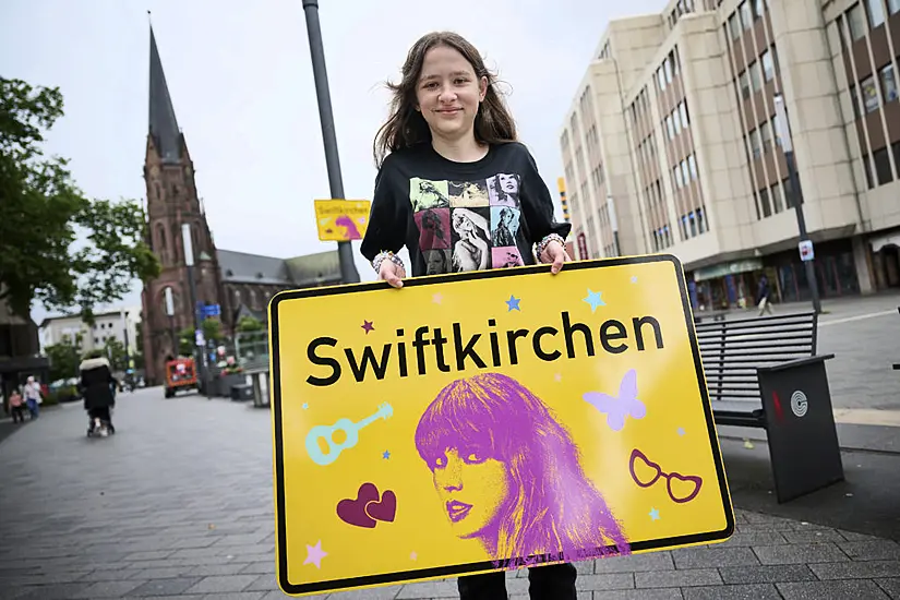 German City Receives 1,400 Bids For ‘Swiftkirchen’ Signs In Auction