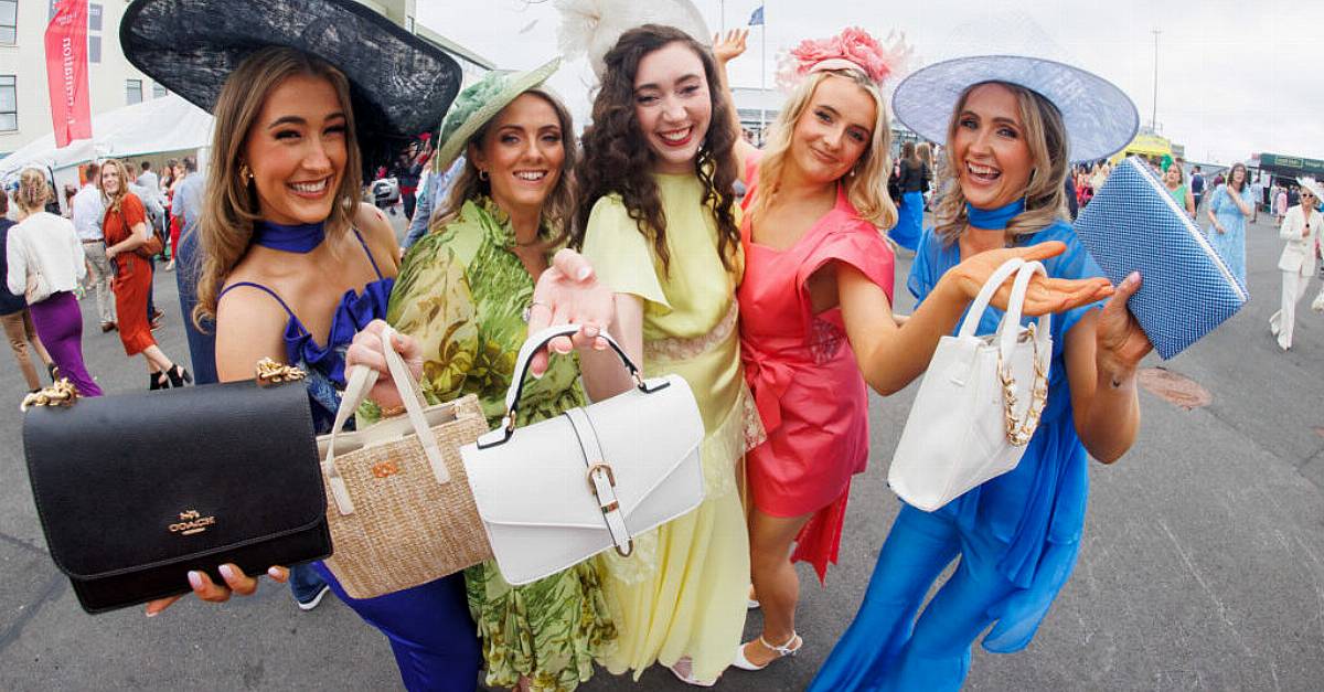 Денят на дамите е в Galway Races с много стилни