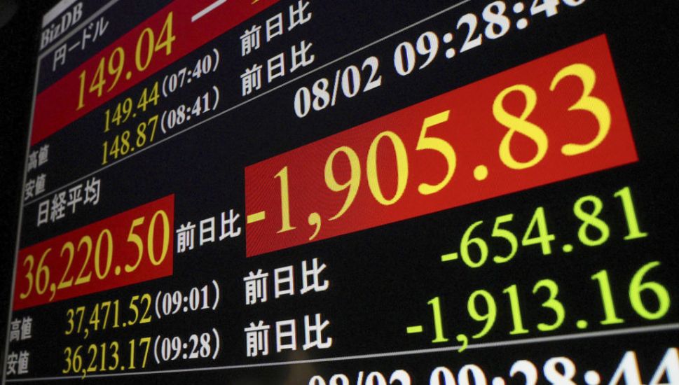 Shares Sink In Japan Following Tech-Driven Retreat On Wall Street