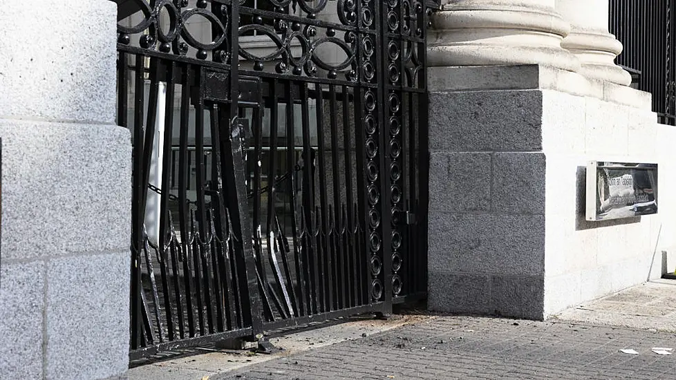 'Delusional' Man Accused Of Ramming Gates At Government Buildings And Áras An Uachtaráin