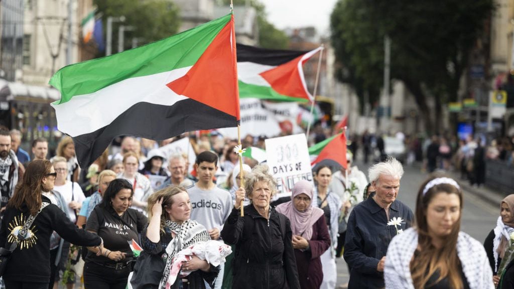 Silent Dublin protest marks 300 days of war in Gaza