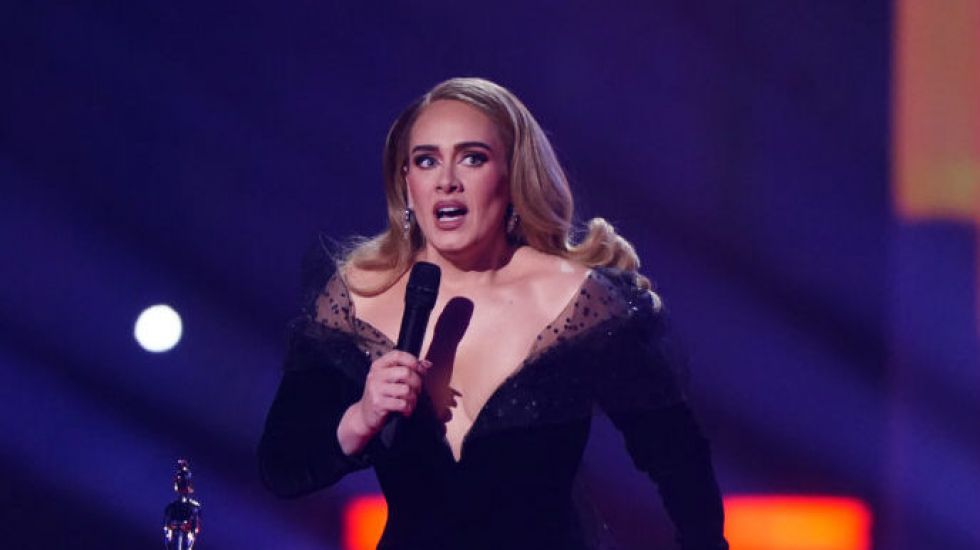 Adele Pauses First Munich Concert To Take Off Part Of Her Dress After Heavy Rain