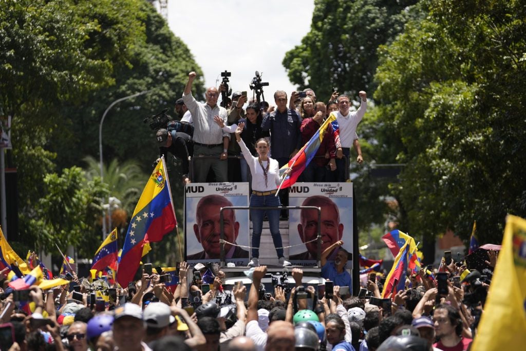 Venezuela’s top prosecutor announces criminal probe against opposition leaders