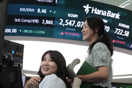 Japanese Stocks Soar After Massive Sell-Off That Shook Wall Street