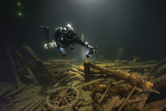 19Th-Century Wreck Filled With Champagne Bottles Off-Limits For Treasure Hunters