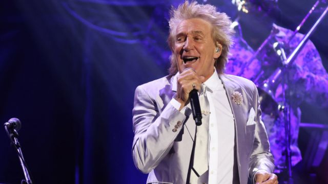 Sir Rod Stewart Postpones Two Us Shows After Developing Covid-19