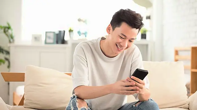 Addicted To Your Phone? Here’s How To Cut Back