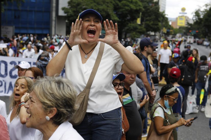 Maduro Opponents Revive Protests Disputing Venezuelan Election Results