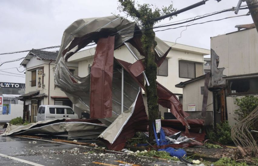 At Least Three Dead As Japan Is Lashed By Typhoon Shanshan