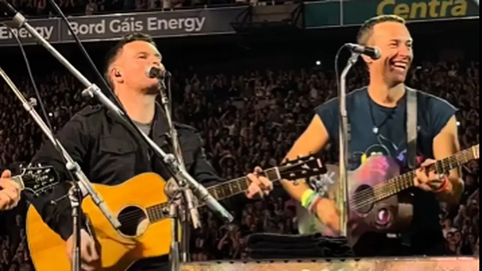 Coldplay Sing Crazy World With Aslan In Croke Park