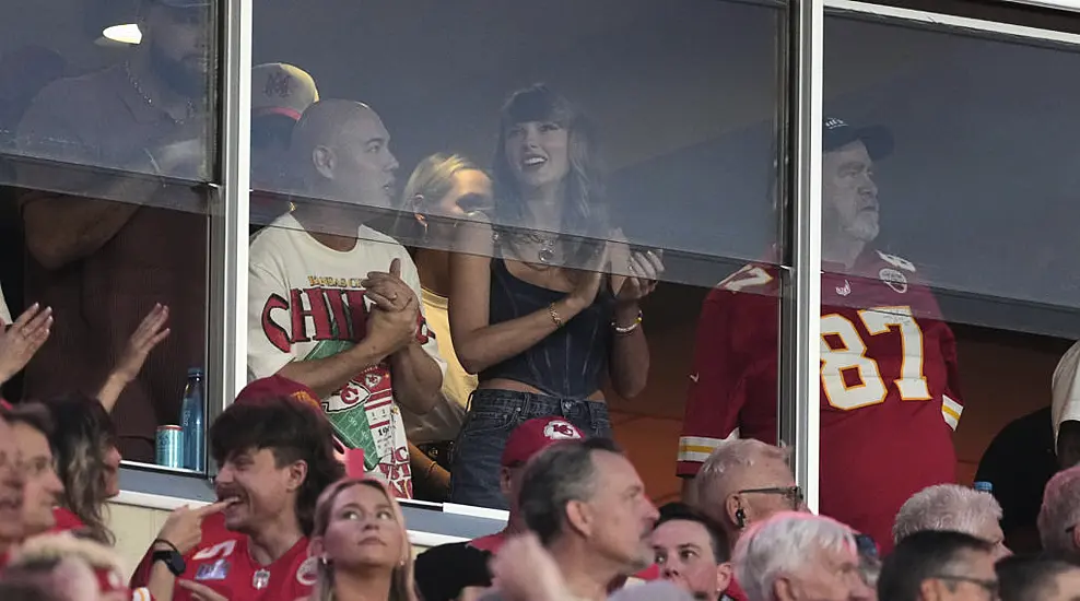 Taylor Swift Cheers On Kansas City Chiefs Star Travis Kelce On Nfl Opening Night