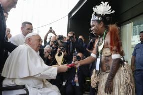 Pope Urges End To Decades Of Papua New Guinea Tribal Conflict