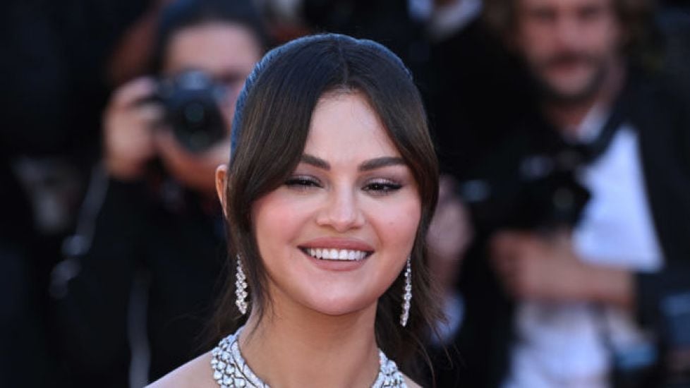 Selena Gomez Joins Billionaire Club Thanks To Beauty Brand Venture