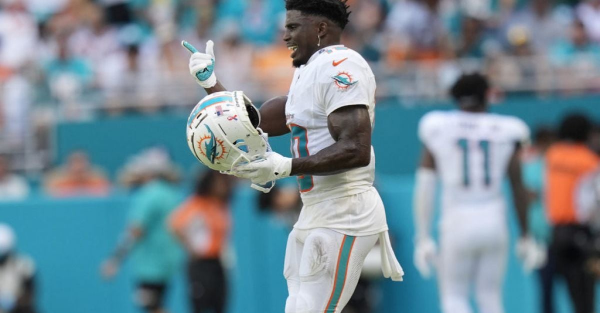 Tyreek Hill takes the spotlight on and off the field as Miami fights back and defeats the Jaguars