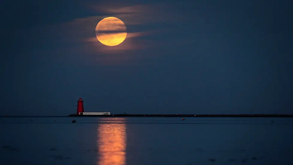 Partial Eclipse Of Supermoon To Be Visible Across Ireland On Tuesday Night