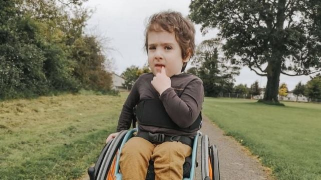 Simon Harris Says ‘Proper Communication Essential’ In Child Spinal Surgery Cases