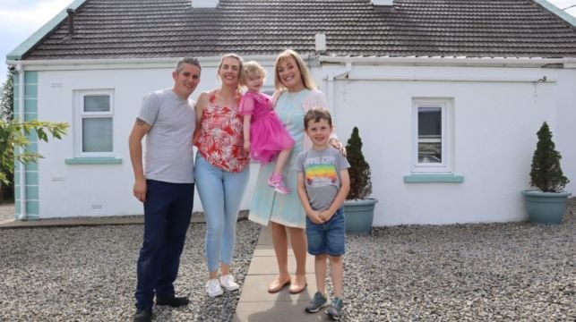 Tv Series About People Moving To The West Of Ireland Returns To Tg4