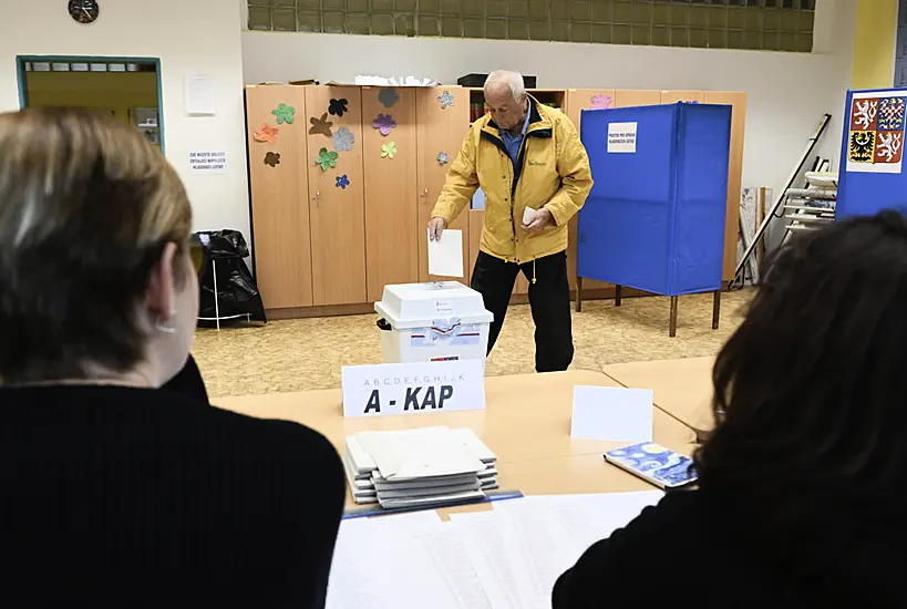 Czech Opposition Group Wins Election For Third Of Senate Seats