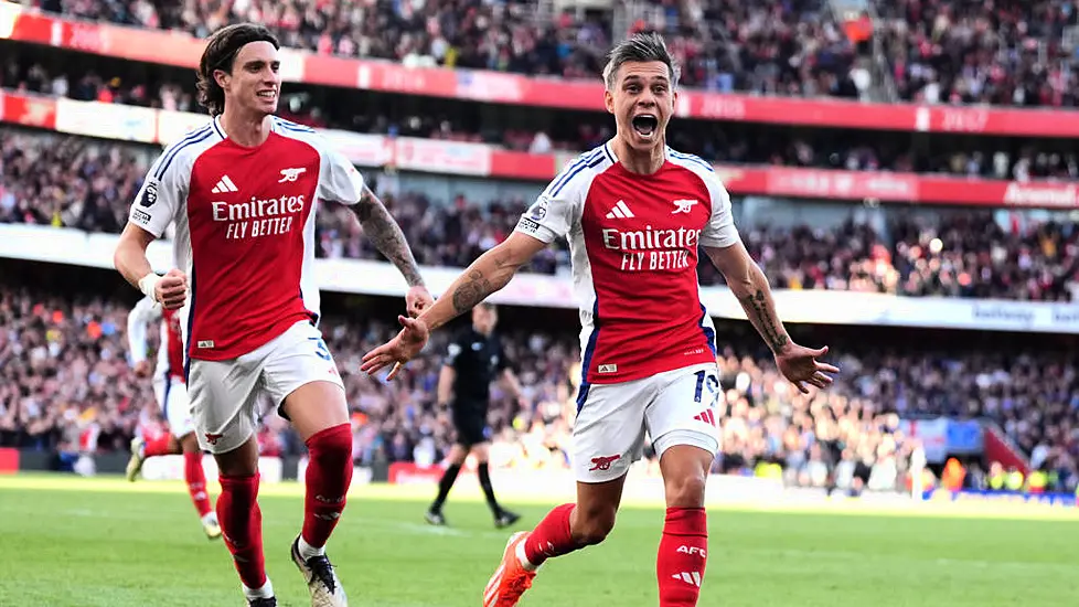 Arsenal Strike Twice In Stoppage Time To See Off Stubborn Leicester