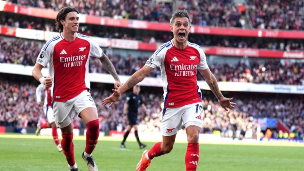 Arsenal Strike Twice In Stoppage Time To See Off Stubborn Leicester