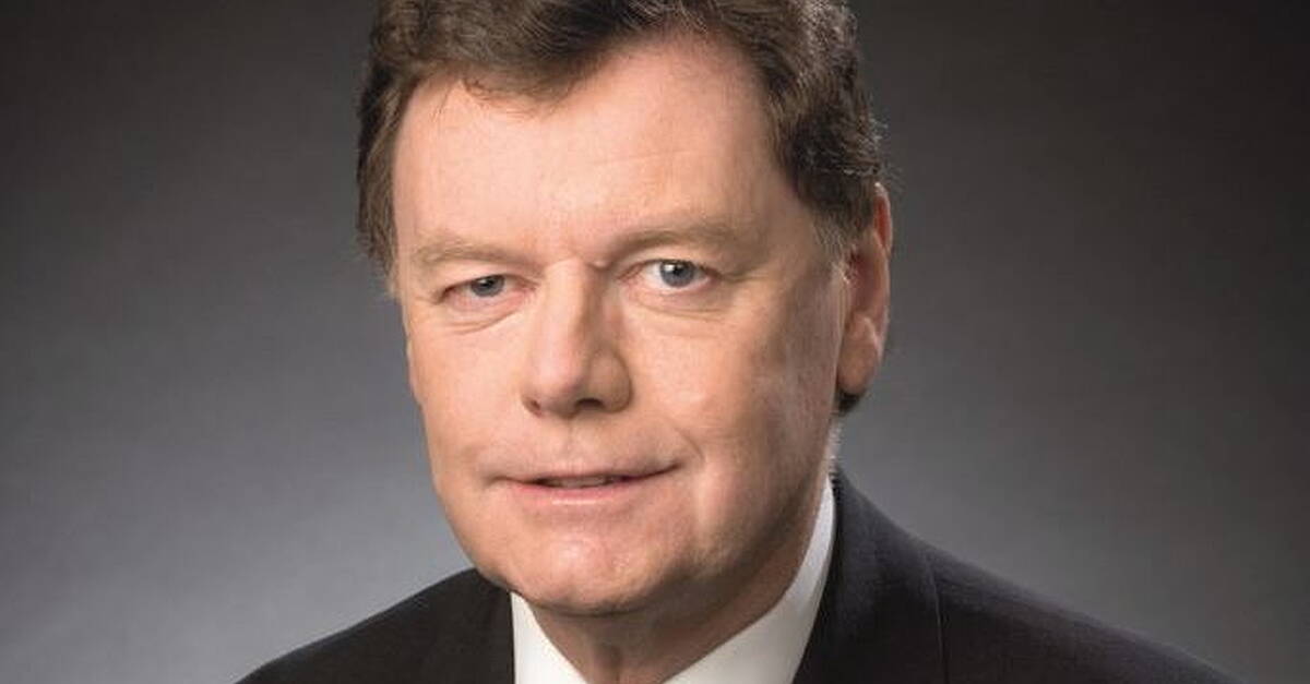 President leads tributes to RTÉ broadcaster David Davin-Power