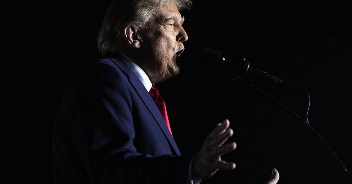 Trump calls for victory in return to assassination attempt site
