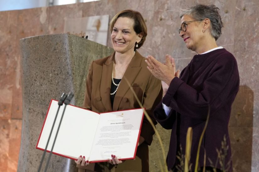 Us Writer Anne Applebaum Appeals For Arms For Ukraine As She Accepts Peace Prize