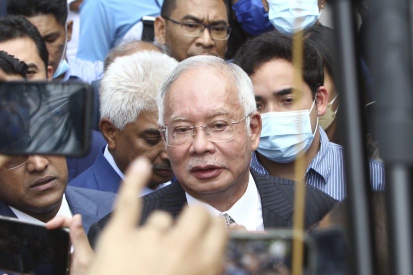 Former Malaysian Pm Apologises For Embezzlement Scandal And Reiterates Innocence