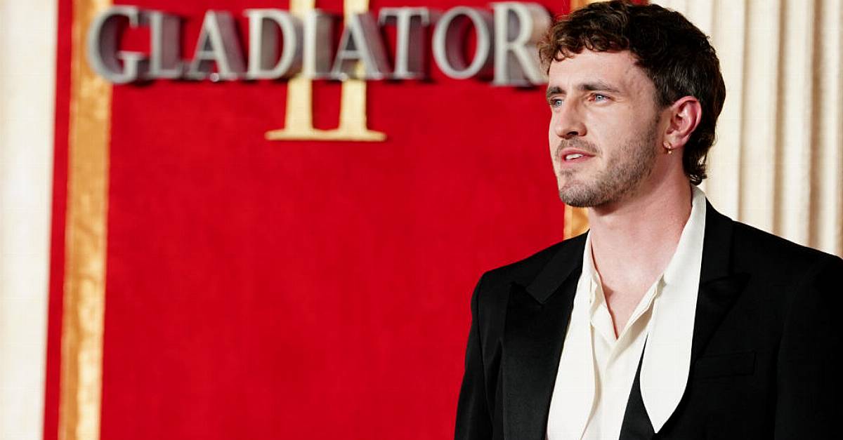 Paul Mescal sports his suave 70s style alongside King at Gladiator 2 premiere | BreakingNews.ie