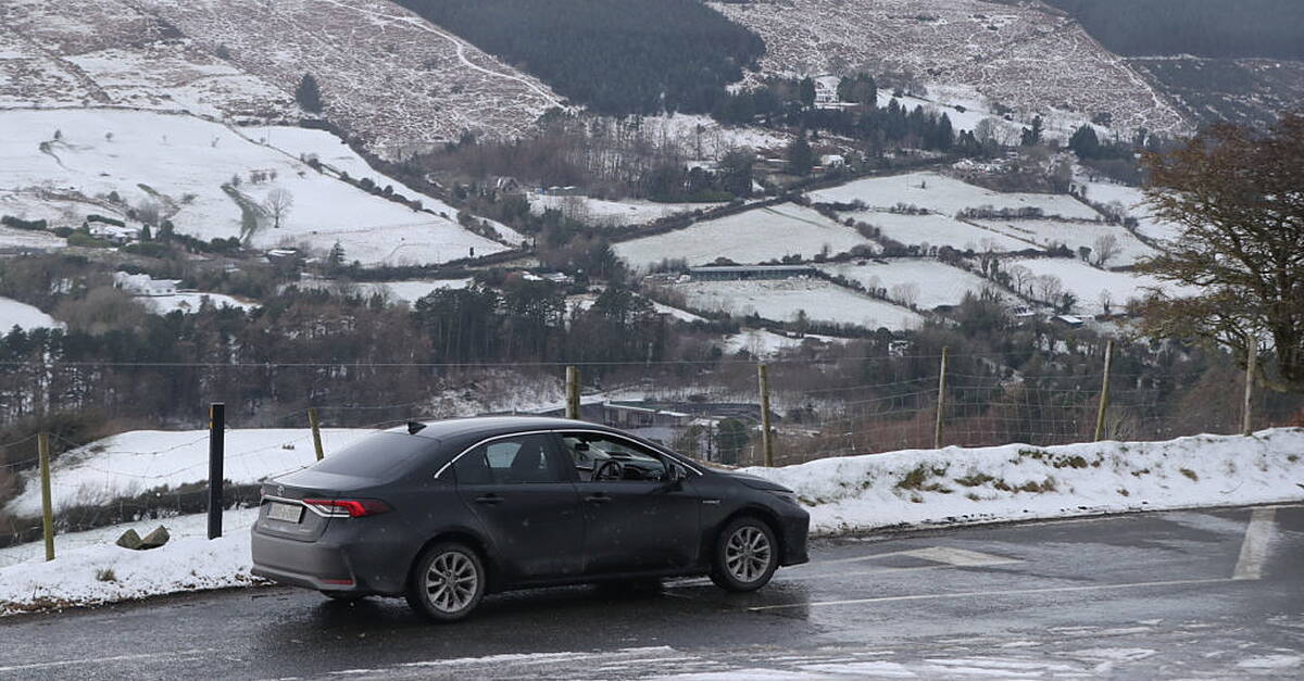 Chance of snow before Christmas as strong winds cause travel disruption