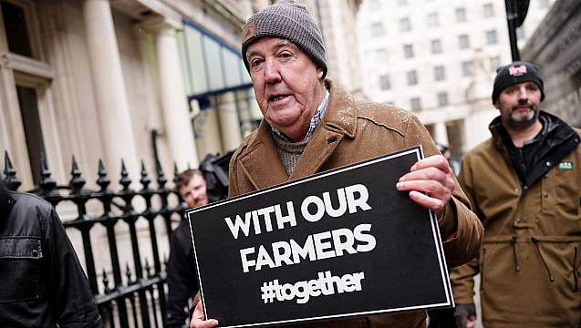 Jeremy Clarkson ‘Defies Doctors’ Orders’ To Join Thousands Of Protesting Farmers