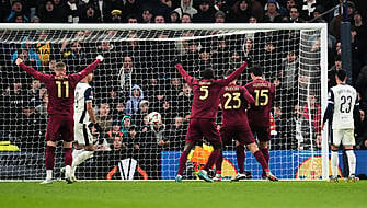 Tottenham Pay For Missed Chances After Mats Hummels Earns Roma A Draw