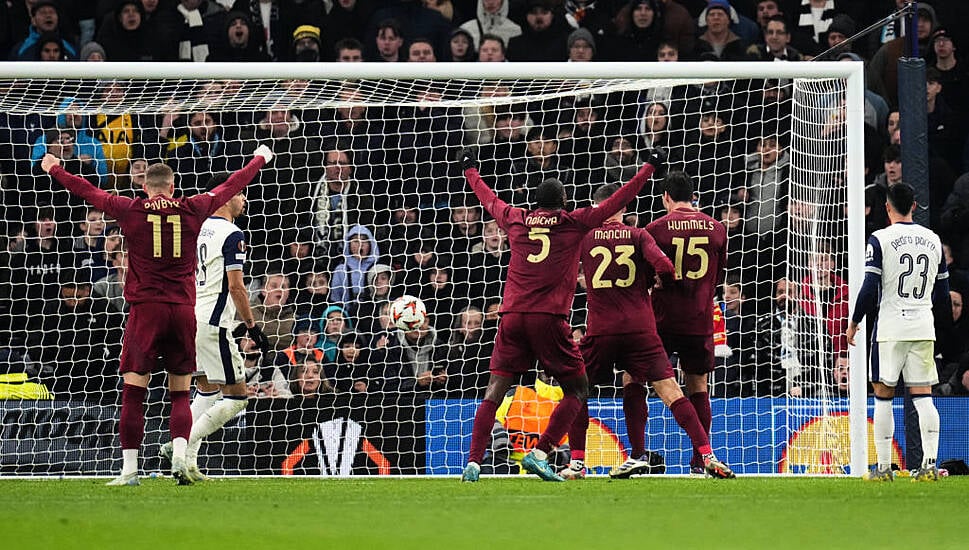 Tottenham Pay For Missed Chances After Mats Hummels Earns Roma A Draw