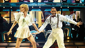 Singer Jb Gill And Lauren Oakley Top Strictly Quarter-Final Scoreboard With 39