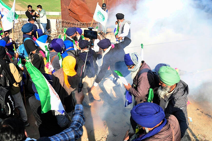 Police In India Clash With Farmers During Protest March Over Crop Prices