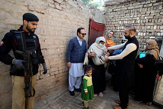 Pakistan Begins Last Anti-Polio Vaccination Campaign Of Year After Cases Surge