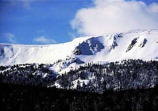 174 Skiers And Snowboarders Rescued After Ski Lift In Colorado Cracks